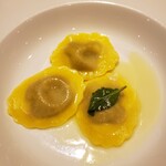 オステリア　デッラ　カパンナ - ポルチーニとマッシュルームのラビオリ