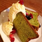 カフェ・サクラ - 小松菜シフォンケーキ
