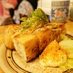 燻製カレーと串カツ ガラック - 燻製　厚揚げ焼き