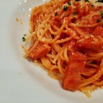 Torattoria Ajiago - 旨味と辛味のバランスが抜群のトマトソースに、ゴロッと厚切りのベーコンや玉葱の甘味、チーズがマッチ