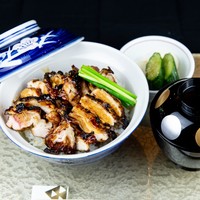 かしわ丼　自家製つくね付き