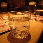 九州だんじ - 飲み放題９８０円の芋焼酎のロック、一杯目