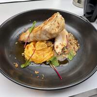 マーサーブランチ テラスハウス - 鶏のソテーにワイルドライスリゾット添え