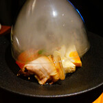 クラフトビアハウスモルト - 蓋を取ると燻製の煙が(*´Д｀*)