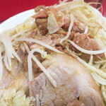 ラーメン二郎 - 豚