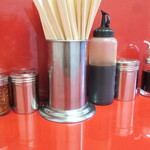 ラーメン二郎 - 卓上調味料