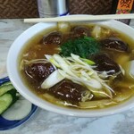 竹田家手打ラーメン店 - 具材は、しいたけ、白菜、たけのこ、ねぎ、ほうれん草