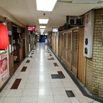 串かつ専門店 松葉 - 新梅田食道街の様子