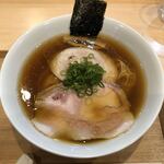 飯田商店 - 「しょうゆらぁ麺」1100円