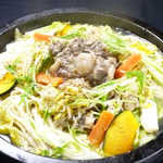Kawadaryuu Shin Oosaka - 【和牛テール鍋】牛のテールを時間をかけて煮込んだ白いスープは、意外にも「あっさり」「さっぱり」。