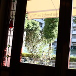 Patisserie Ravi,e relier - 店内から外