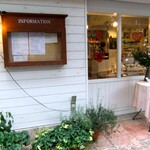 122432819 - 可愛いお店です。