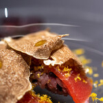 プレゼンテ スギ - 2019.12 新たな試み（サラダ仕立てのリゾットとバルサミコ酢や魚醤で瞬間的にGVした勝浦60kg本鮪中トロの握り、アルバ産白トリュフ、卵黄のカラスミ）