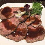 肉バル　グランデ - ミスジのローストビーフ