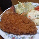 Torifuku - うんめ豚のロースカツとポテマカサラダ（盛付例）