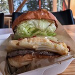 ビトウィーン ザ ブレッド - ハンバーガー