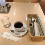 MOI - オムレツ＆トーストモーニングセット850円