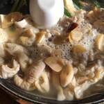 おふくろ亭 - 2019/12/27
      ホル鍋 単品 300円
      チキンカツ 100円
      フライ3品 100円