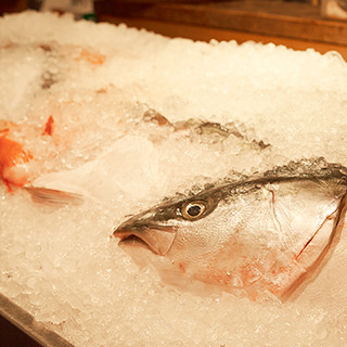 魚屋母体だからこそ！新鮮でリーズナブルな魚の数々！