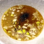 地球の中華そば - 【限定】鶏油そば ブラックスープ付き スープ写真