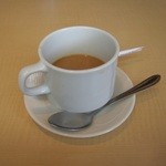 海の幸磯の坊 - 定食にはコーヒーが付いています。（ミルク入れちゃいました。）