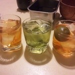 でべそ - 梅酒ロック（左からブランデー・緑茶・オリジナル）