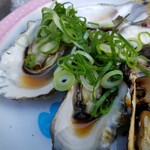 山安水産 - 九条ネギを乗せても美味しい