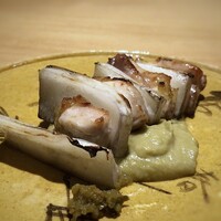 赤坂 藤田 - 淡海地鶏（滋賀）と白菜の焼き物・・鶏肉は程良い弾力で噛むと旨みを感じます。 白菜のソースが、白菜とは思えない旨みで美味しく「鶏肉」よりも印象に残りました。(^^;)