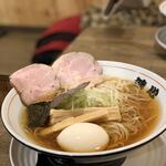 らーめん健心 - 鶏醤油らーめん680円と味玉TP100円