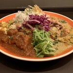 カリカリスパイス - 年末まで駆け抜ける日に食べるカレー(チキンタイ風&ポーク)¥1100