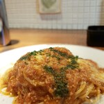 オステリア・アンジョウ - モッツァレラチーズとトマトソースパスタ