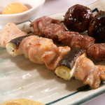 学大酒場エビス参 - 月見つくね＆塩で串(∩ﾟдﾟ)ｳﾎｰ