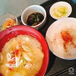 Taishuushokudou Fukurou - 甚兵衛麦味噌鶏汁、おかかご飯、御新香。春雨サラダ、茄子の煮浸し　全容