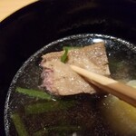肉屋 田中 - 箸で軽く入る❗　神戸牛のタンのお吸い物