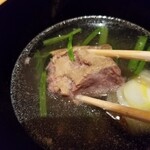 肉屋 田中 - 箸で軽く切れる❗　神戸牛のタンのお吸い物