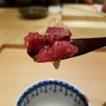 肉屋 田中 - 田村さんの44カ月神戸牛のランプの昆布締めと暖かいシャリ