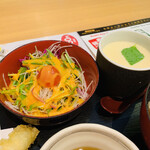 Umai Sushi Kan - サラダと茶碗蒸し付き