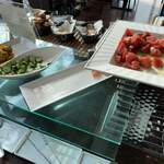 R restaurant & bar - 