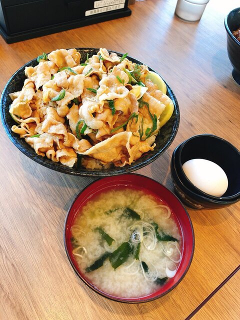 の た 丼 す 伝説