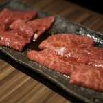 新宿焼肉 BULLS - 特選赤身2種盛り