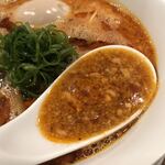 創作麺工房 鳴龍 - 出汁の濃いスープ