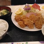 喫茶・軽食 ふくだ - カキフライと唐揚げ