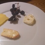 ビストロラドレ - チーズ盛り合わせ
