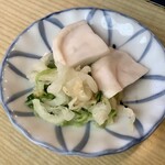 たばこや - 漬物はサービス(塩分強し)