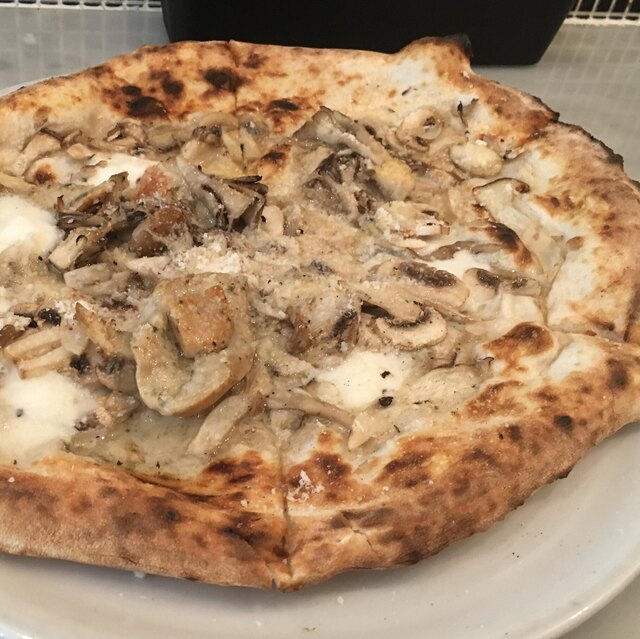 フンギ コン フォルマッジ By Ttcz アズーリ Pizzeria Azzurri 三宮 神戸市営 ピザ 食べログ