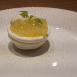 ラチュレ - メレンゲの中にクレームブリュレ、山椒の香り