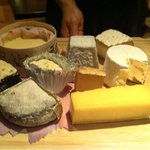 野村食堂 カンティーヌ - チーズ各種です。
            どれも美味しい‼