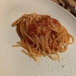 Torattoria Giustino - トマトソースとグラナバターノチーズのスパゲティ❗️