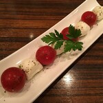 BEER CAFE GAMBRINUS - カプレーゼ