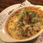 BEER CAFE GAMBRINUS - タプナードチーズ焼きチキン